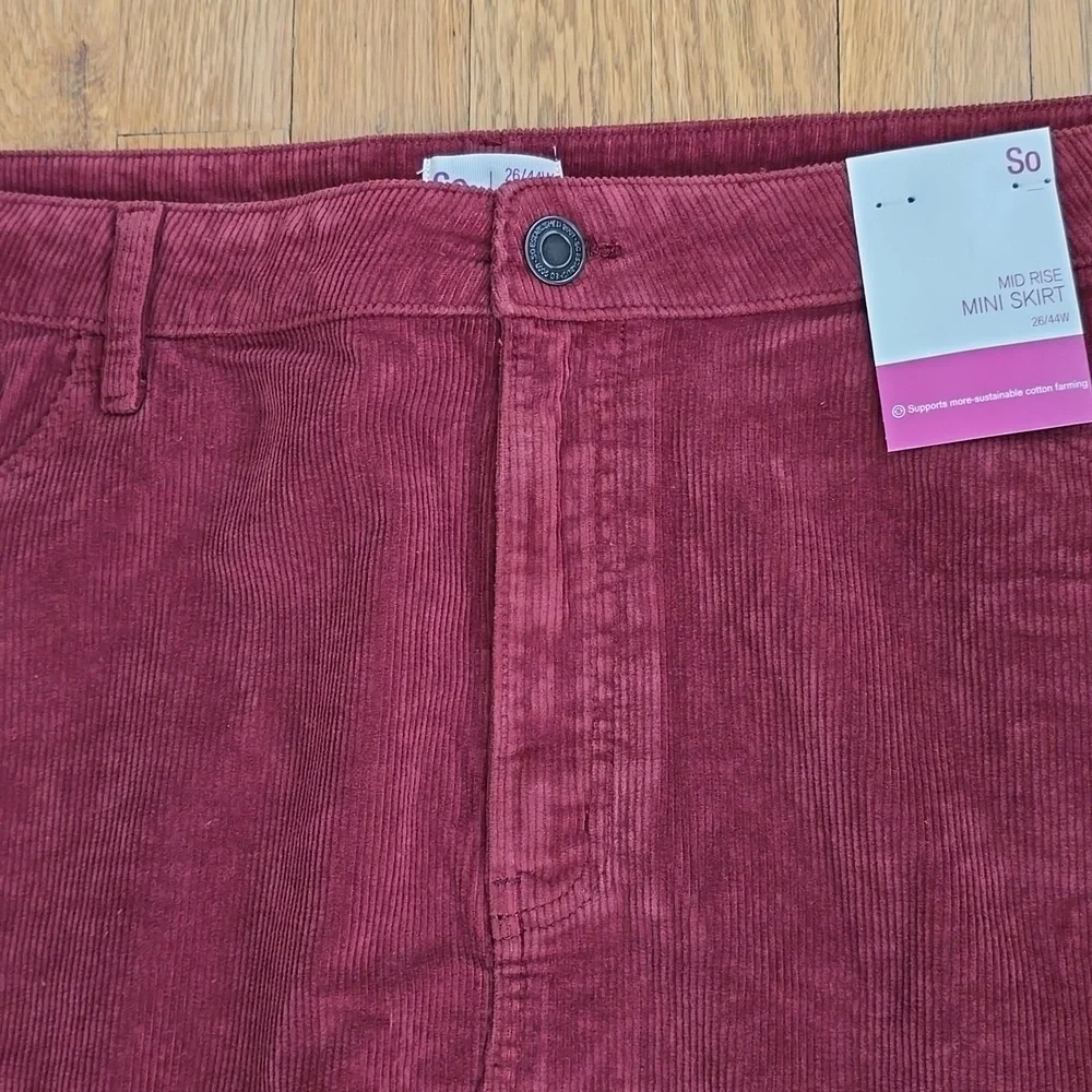 SO BRAND WOMENS JUNIOR PLUS SIZE BURGUNDY CORDUROY MINI SKIRT SIZE 26/44W_3